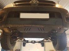 Stalowa płyta pod silnik Toyota Hilux (2004-2015)