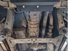 Aluminiowa płyta pod skrzynię biegów Nissan Navara (2005-2015)