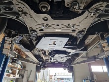 Stalowa płyta pod katalizator Nissan NV300 (2022-2026)