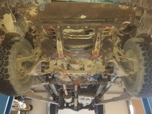 Stalowa płyta pod skrzynię biegów oraz filtr cząstek stałych Toyota Hilux (2004-2015)
